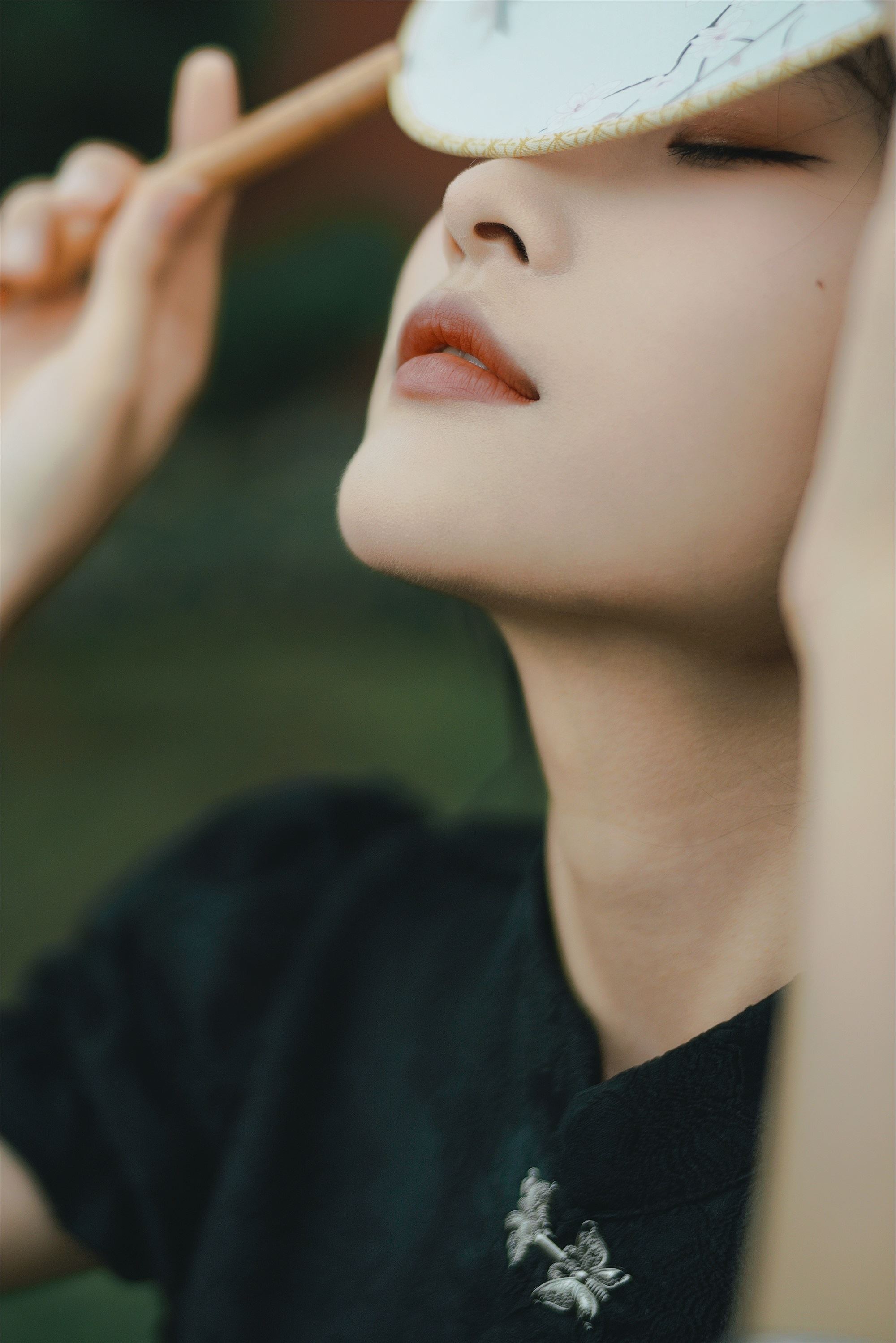 YITUYU艺图语 2025.01.06 娴静犹如花照水 欣欣